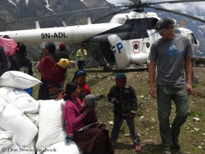 Don im Einsatz in einem Bergdorf Nepals