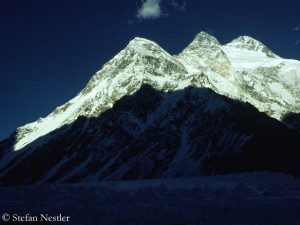 Broad Peak (mit Schatten des K 2)