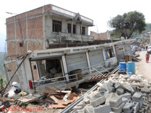 Zerstörtes Haus in Sangachok