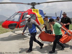 Eric Arnolds Leiche trifft in Kathmandu ein