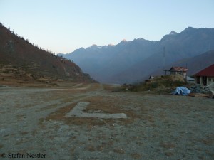 Flugpiste von Juphal im Dolpa im Westen Nepals