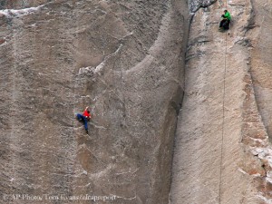 Tommy Caldwell (l.) in the Dawn Wall 