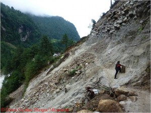 Landslide north of the village of Phakding