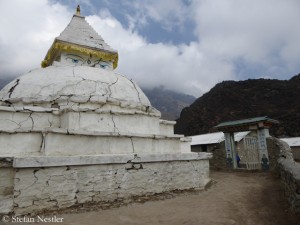 Stupa in front of the Hillary School in Khumjung