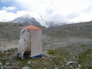 Toilet tent (not on Everest, but on Kokodak Dome)