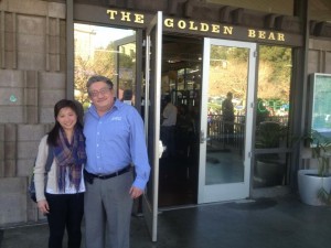Chloe Tsang convinced Samuel Hernandez, the supervisor of Golden Bear Café at the UC Berkeley campus, to donate leftover food through Feeding Forward’s website (Photo: Anne-Sophie Brändlin)