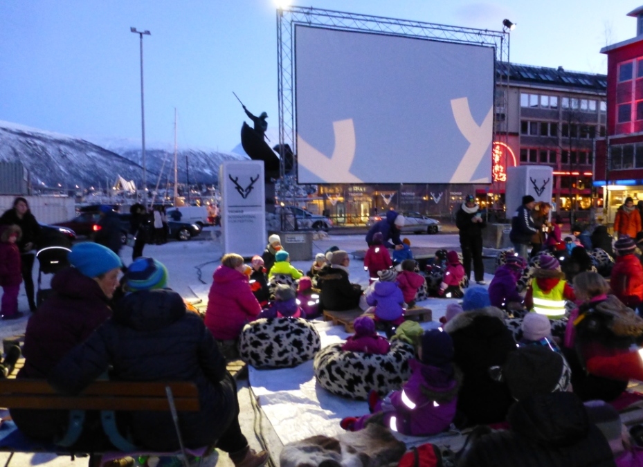 Outdoor cinema, Arctic style