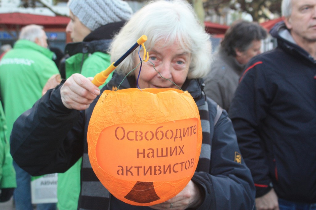 The Russian detention of the "Arctic 30" led to international protests, as here in Bonn (I.Quaile)
