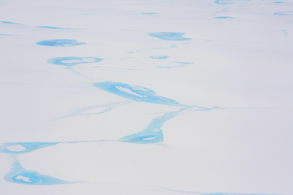 Meltwater trickles over Greenland ice sheet (Pic: I.Quaile)