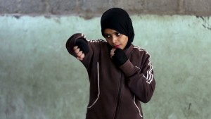 Misbah, 17, takes part in warm up exercises at the first women's boxing coaching camp in Karachi (February 19, 2016) © Reuters/A. Soomro 