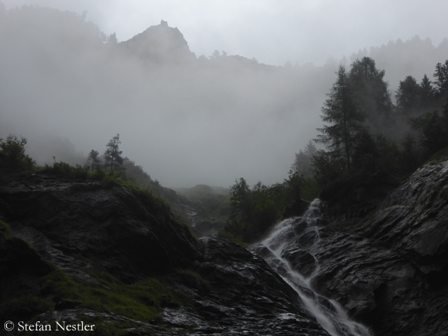 Salzburger-Land-Wasserfall nach Regen