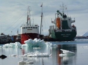 Ships with icebergs