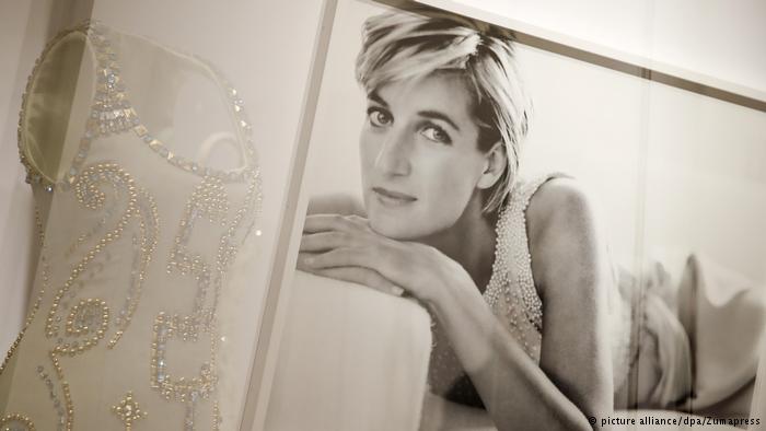 Princess Diana: Dresses that tell a story - Lifestyle - Women talk online -  DW.COM