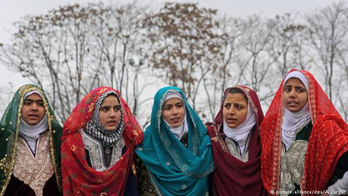 Traditional Dresses of Kashmir for Hindu and Muslim