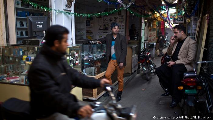 Pakistan S Cross Dressing Men Dancing Despite Fear Gallery